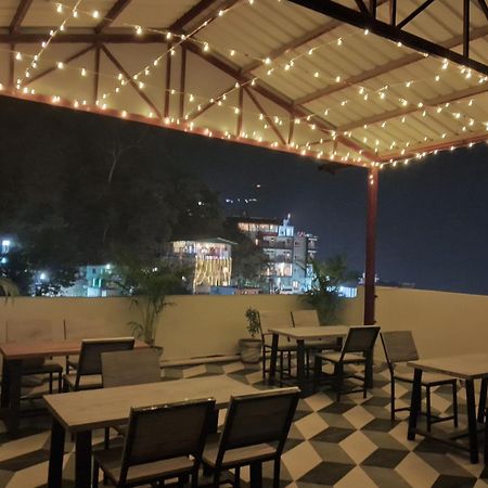 Hotel Hostel Vimal Ganga Rishīkesh Zewnętrze zdjęcie