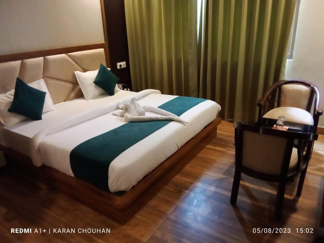 Hotel Hostel Vimal Ganga Rishīkesh Zewnętrze zdjęcie