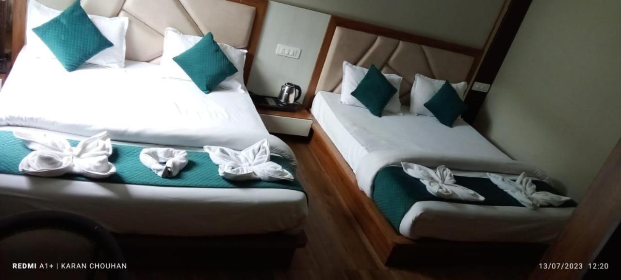 Hotel Hostel Vimal Ganga Rishīkesh Zewnętrze zdjęcie