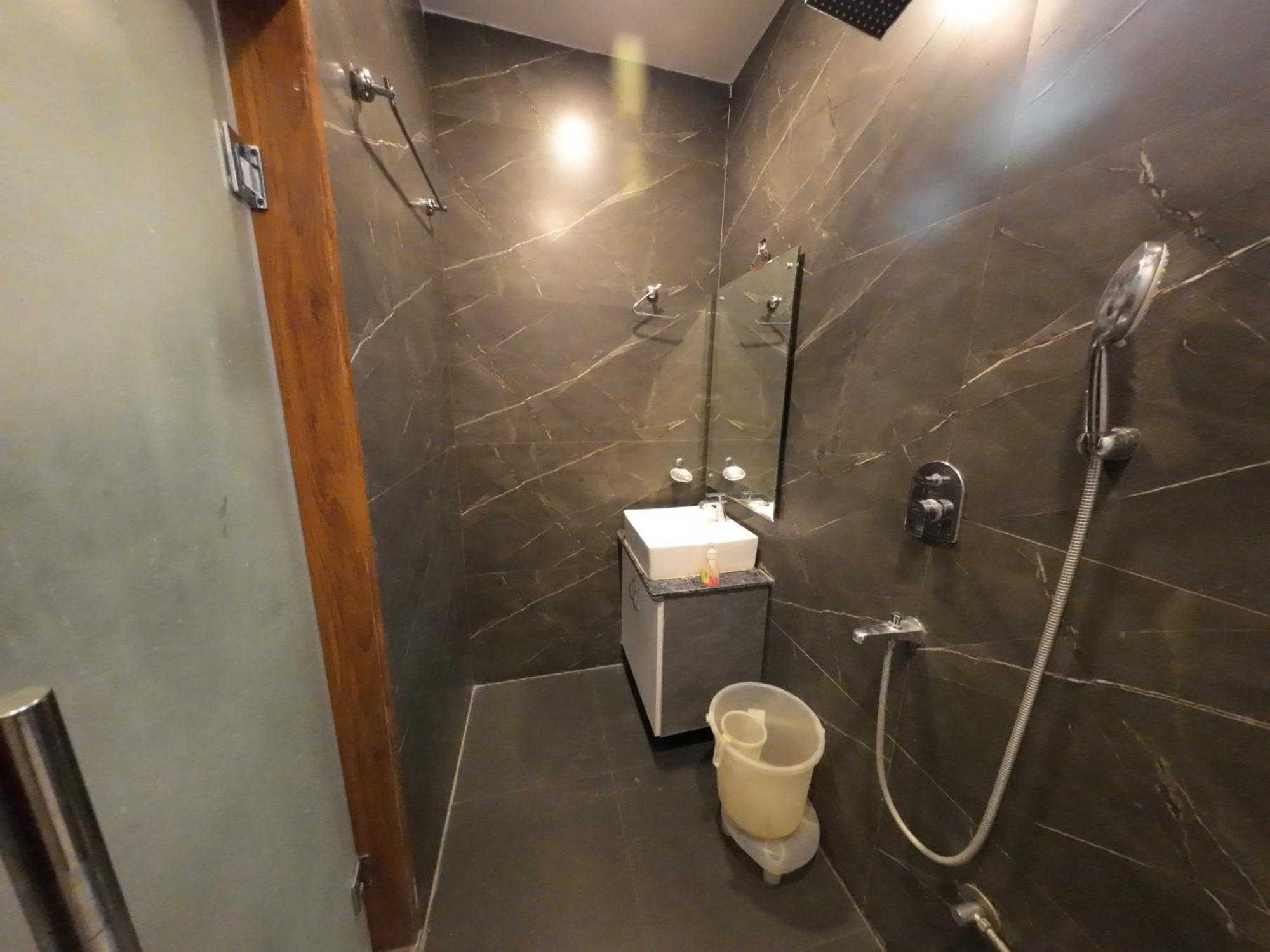 Hotel Hostel Vimal Ganga Rishīkesh Zewnętrze zdjęcie