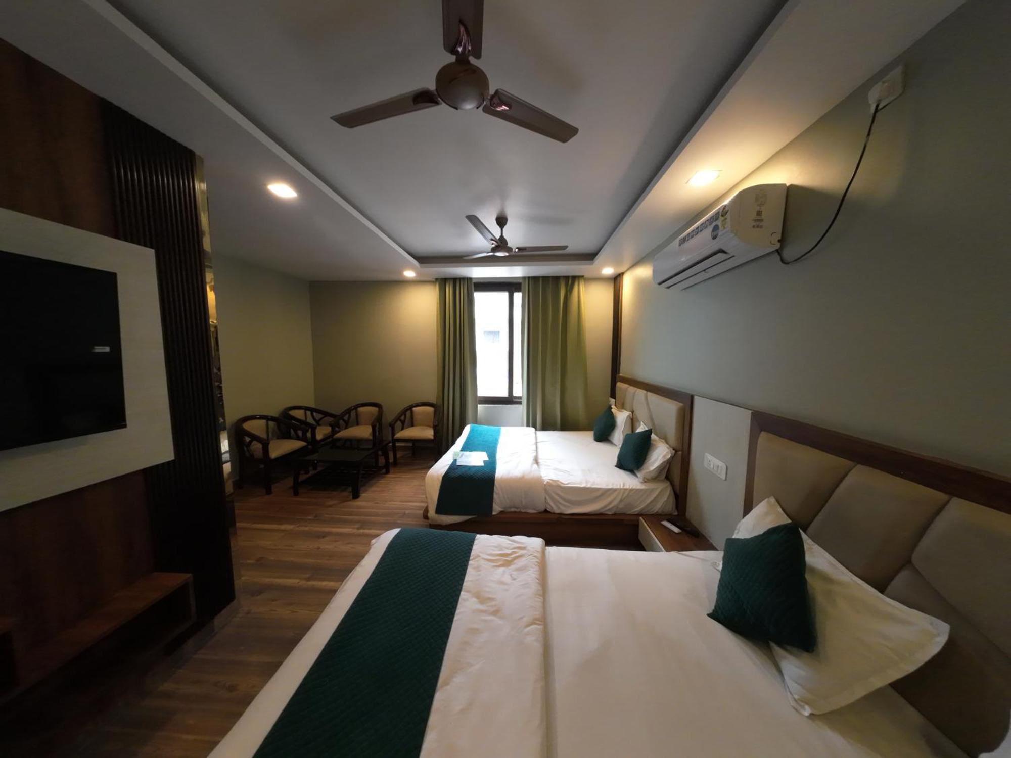 Hotel Hostel Vimal Ganga Rishīkesh Zewnętrze zdjęcie