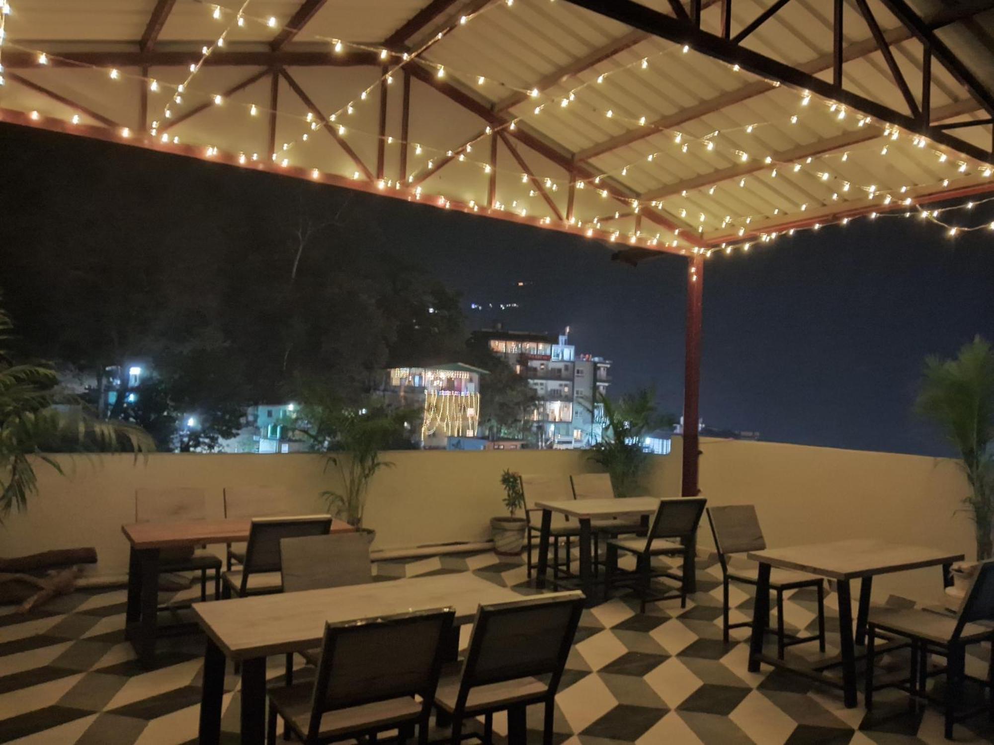 Hotel Hostel Vimal Ganga Rishīkesh Zewnętrze zdjęcie